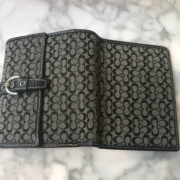Authentic Coach Signature Wallet - Black - Picture 2 of 4